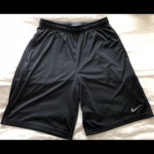Men’s Nike Basketball/training shorts Sz Large